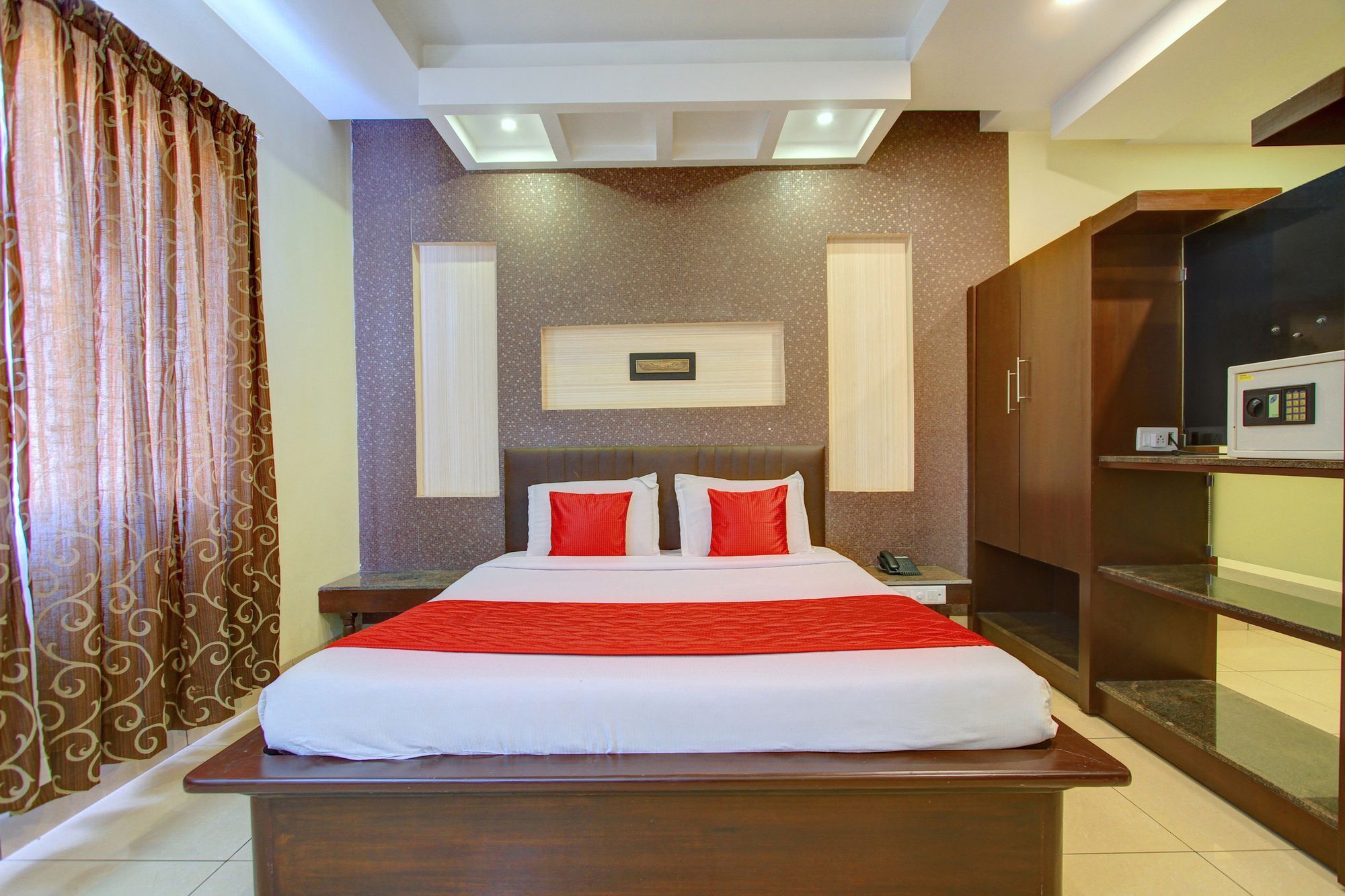 Oyo 4895 Abi Krishna Hotel Pondicherry Bagian luar foto