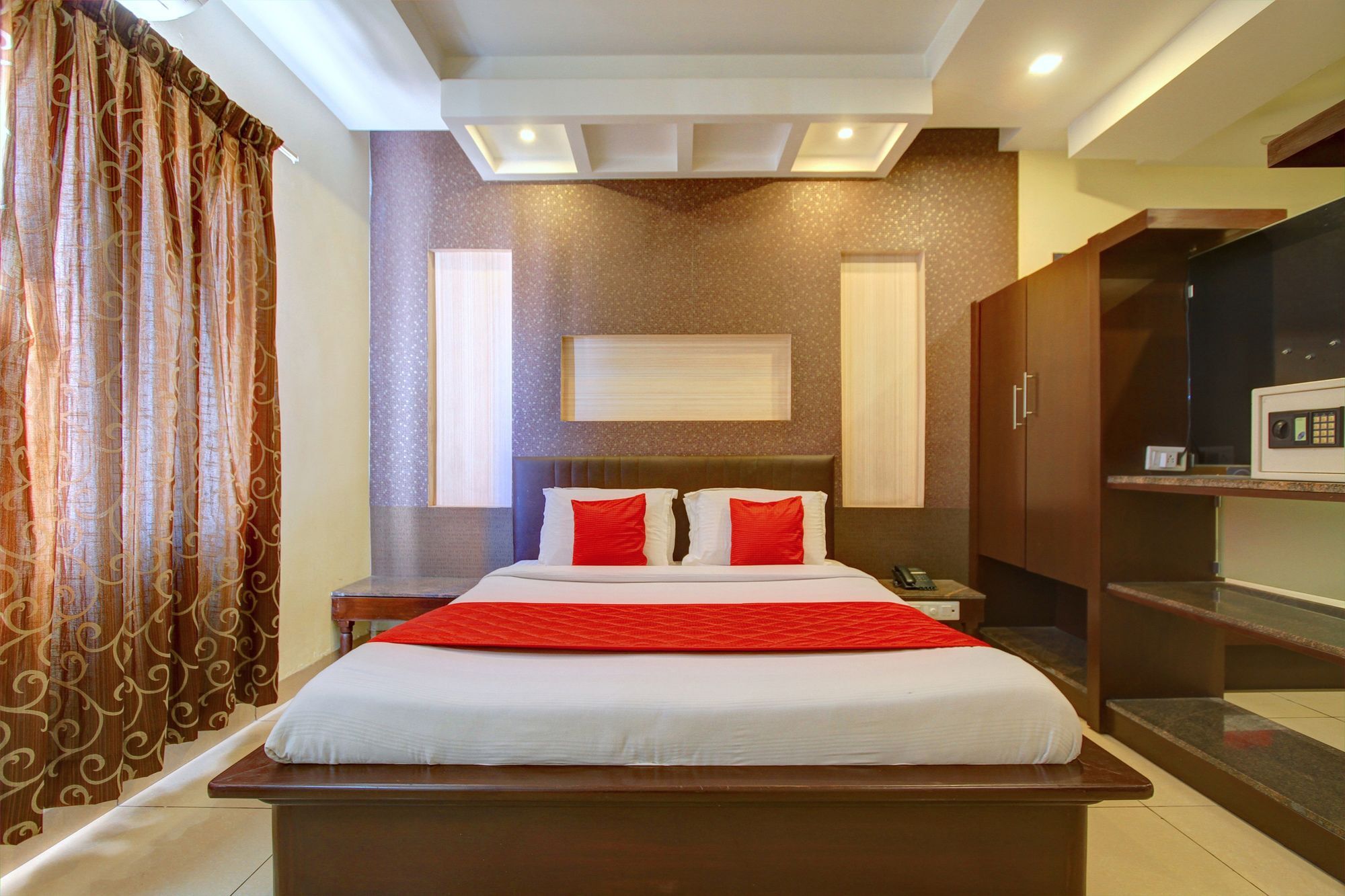 Oyo 4895 Abi Krishna Hotel Pondicherry Bagian luar foto