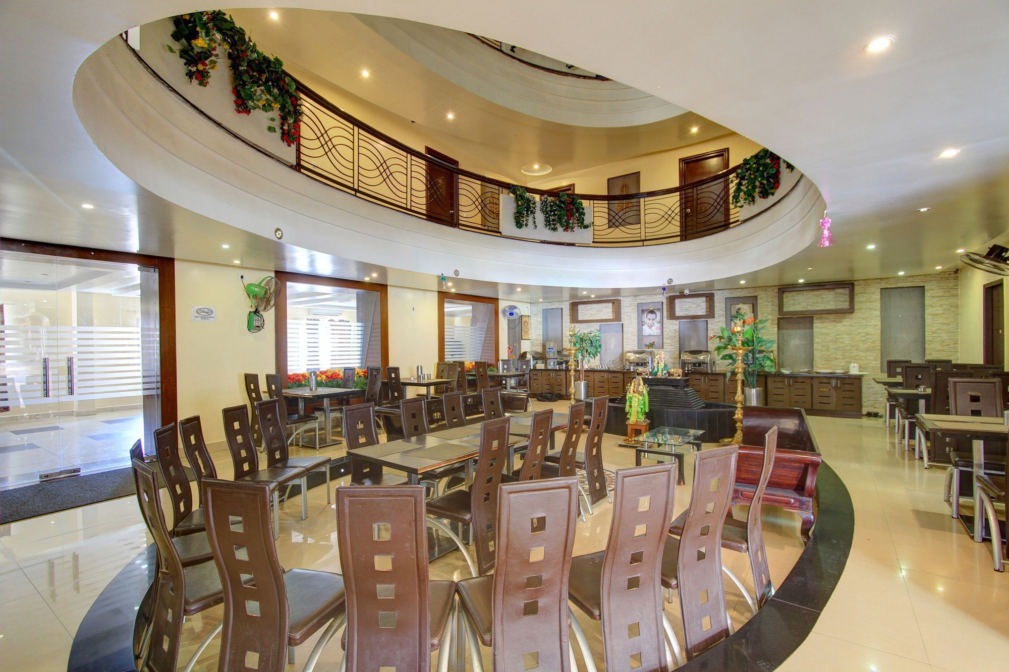 Oyo 4895 Abi Krishna Hotel Pondicherry Bagian luar foto