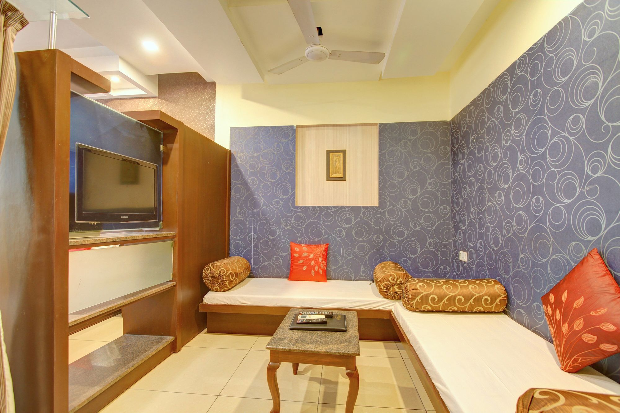 Oyo 4895 Abi Krishna Hotel Pondicherry Bagian luar foto