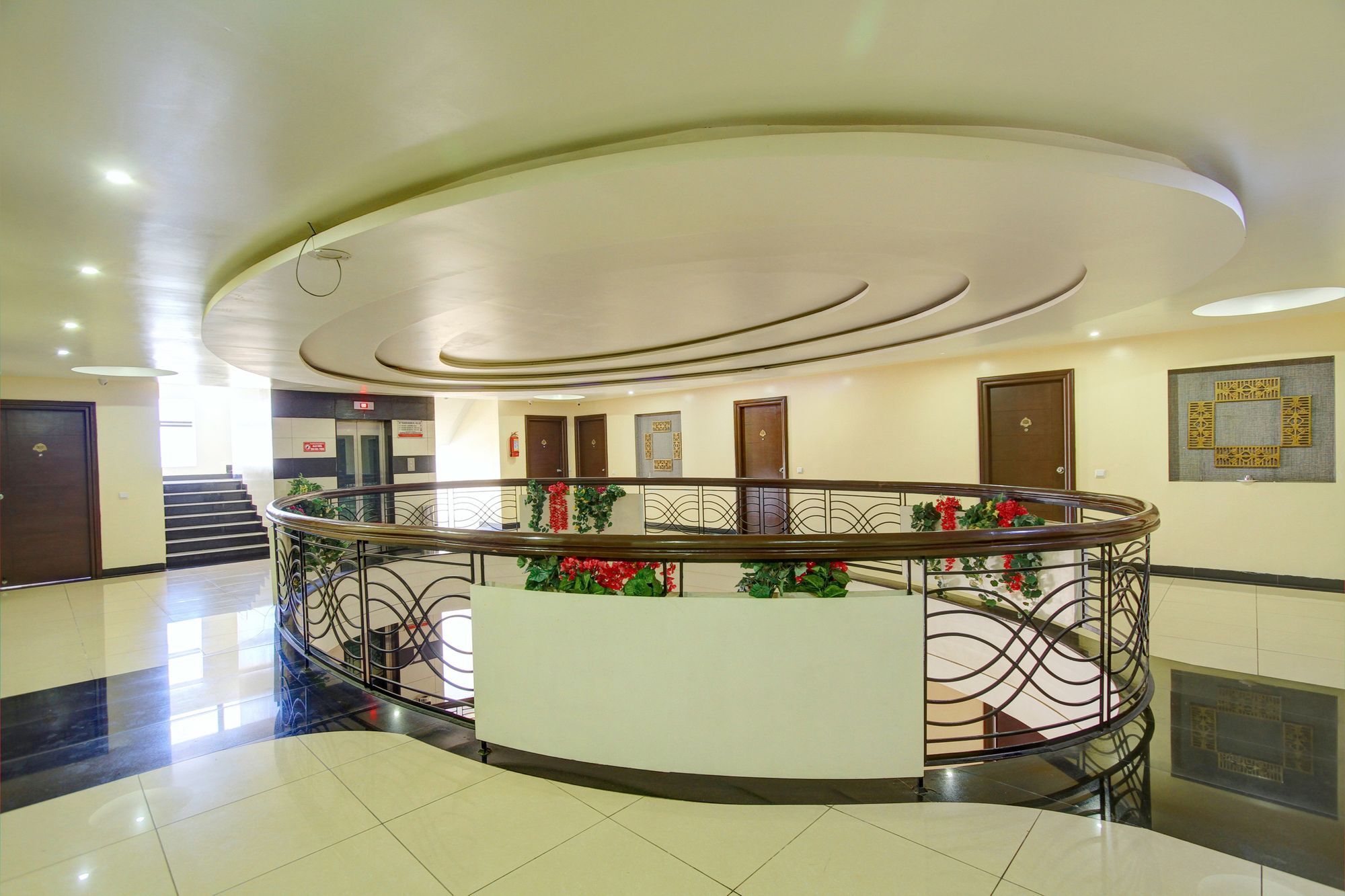 Oyo 4895 Abi Krishna Hotel Pondicherry Bagian luar foto