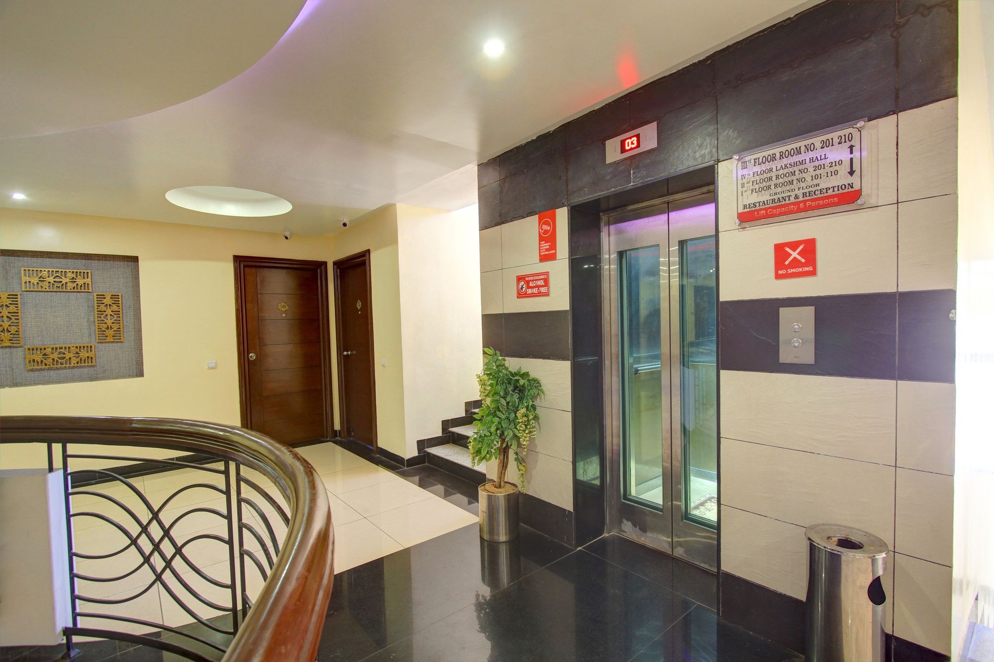 Oyo 4895 Abi Krishna Hotel Pondicherry Bagian luar foto