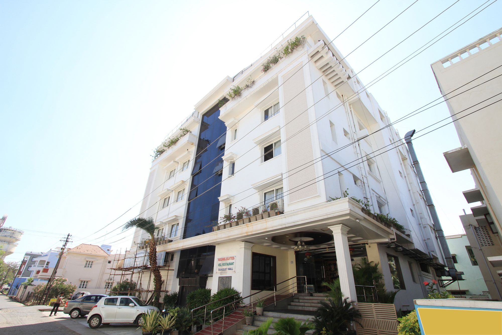 Oyo 4895 Abi Krishna Hotel Pondicherry Bagian luar foto