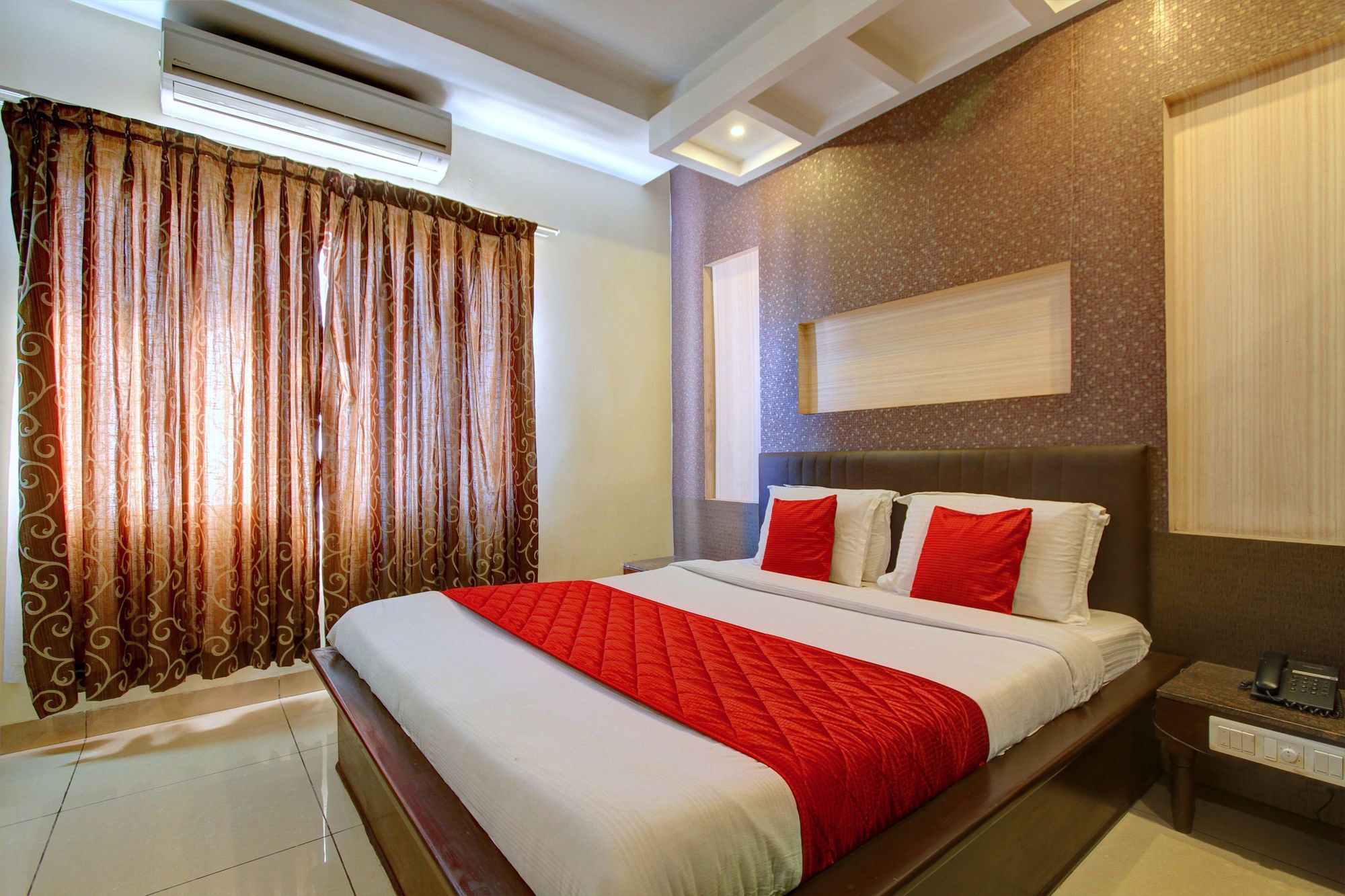Oyo 4895 Abi Krishna Hotel Pondicherry Bagian luar foto