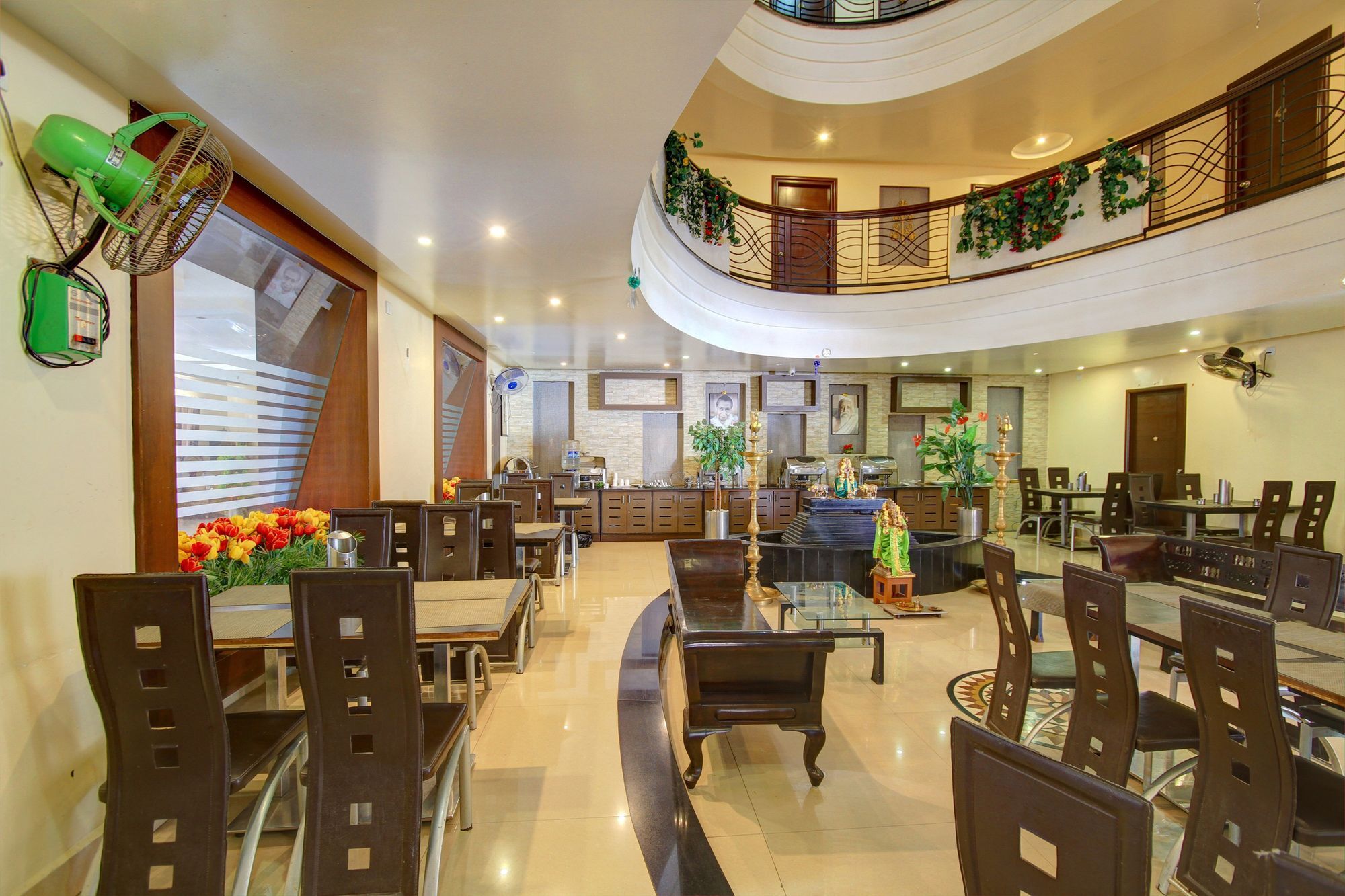 Oyo 4895 Abi Krishna Hotel Pondicherry Bagian luar foto